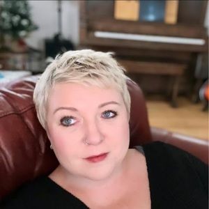 Meet your Posher, Lori